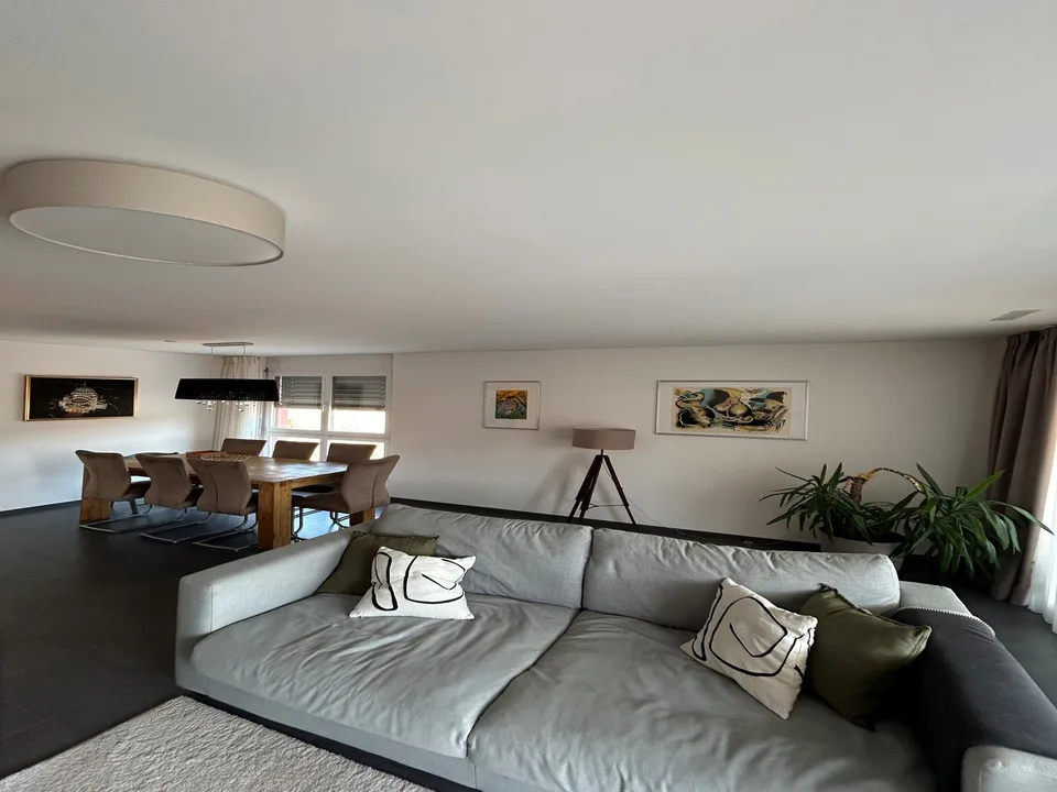 Wunderschöne geräumige 4 1/2 Zi Wohnung