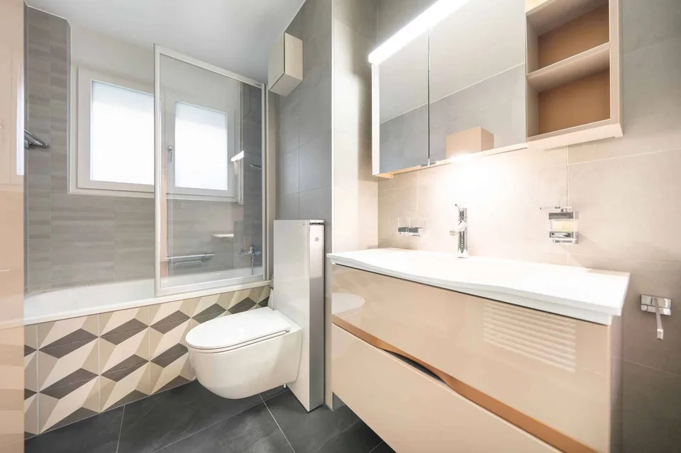 Superbes 5,5 Zimmer, 133 m2, magnifiziert renoviert mit großem Balkon