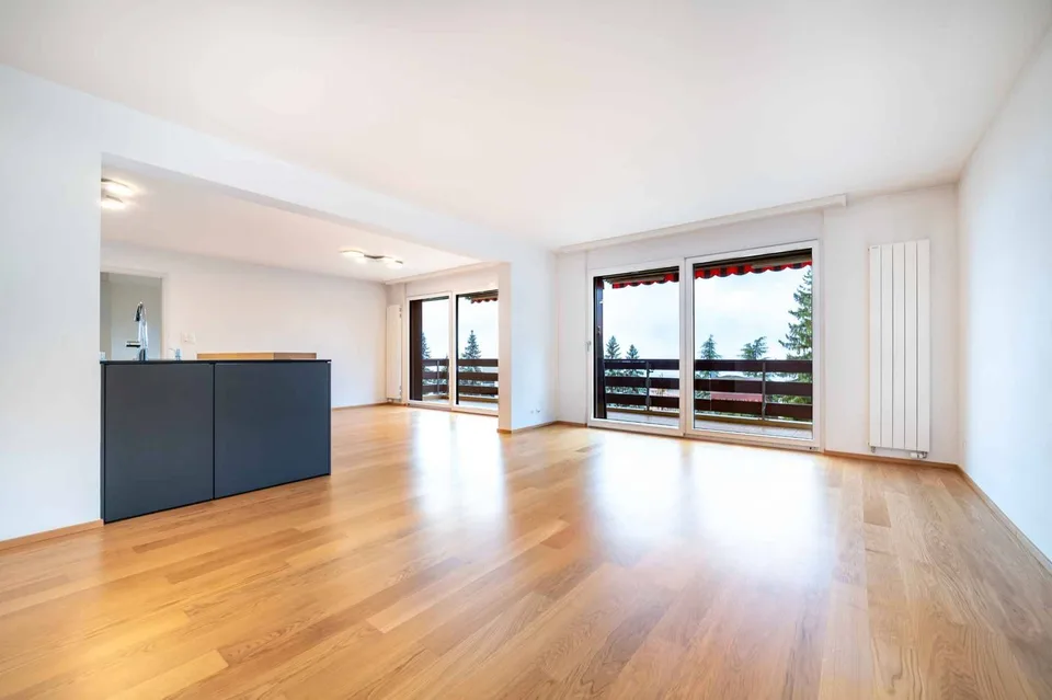Superbes 5,5 Zimmer, 133 m2, magnifiziert renoviert mit großem Balkon