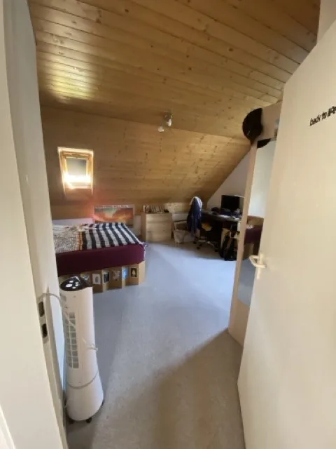 WG Zimmer in Einfamilienhaus mit Garten