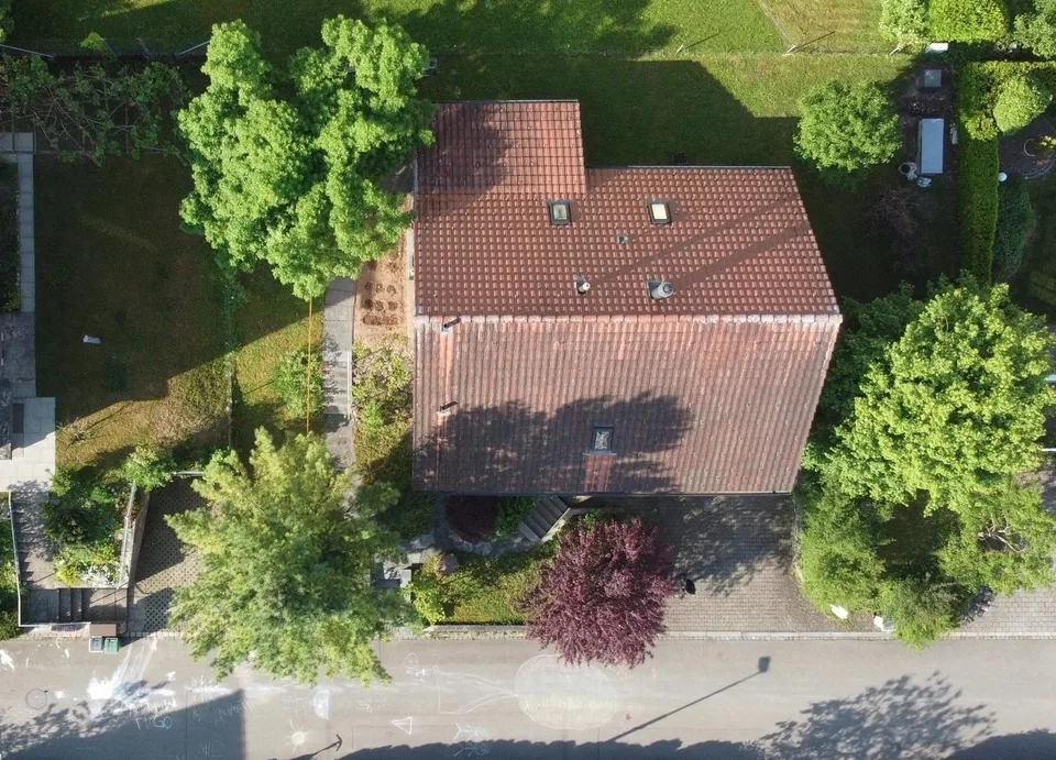 WG Zimmer in Einfamilienhaus mit Garten
