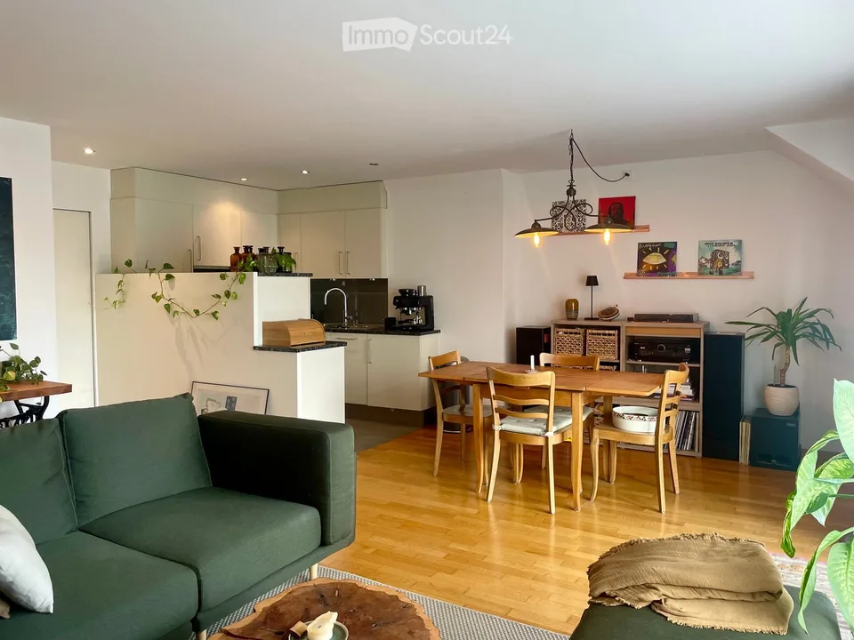 Appartement en duplex lumineux 3 pièces avec balcon et vue sur Mattenhof