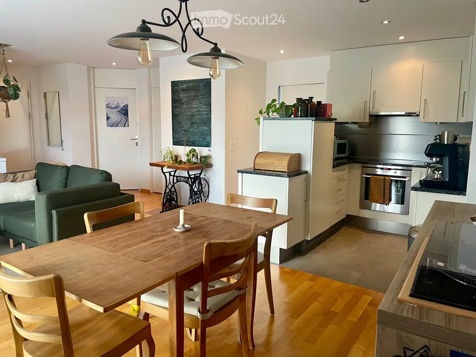 Appartement en duplex lumineux 3 pièces avec balcon et vue sur Mattenhof