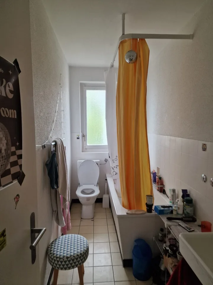 Shared flat room