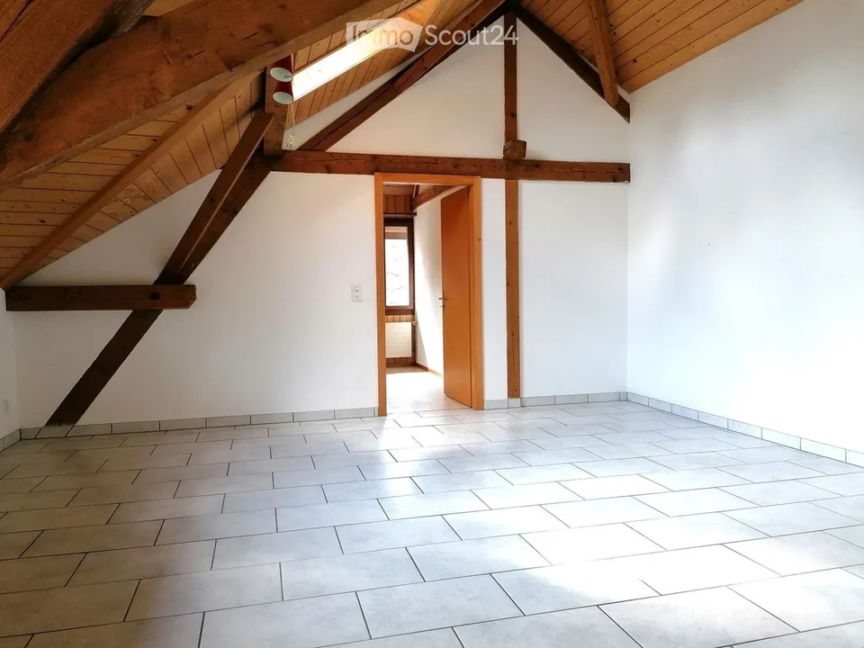 Charmante 4.5-Zimmer-Dachwohnung mit Aussicht in Eriswil