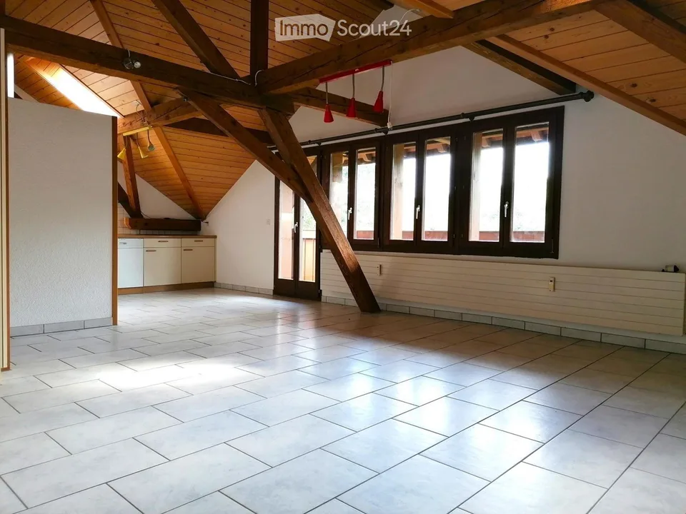 Charmante 4.5-Zimmer-Dachwohnung mit Aussicht in Eriswil