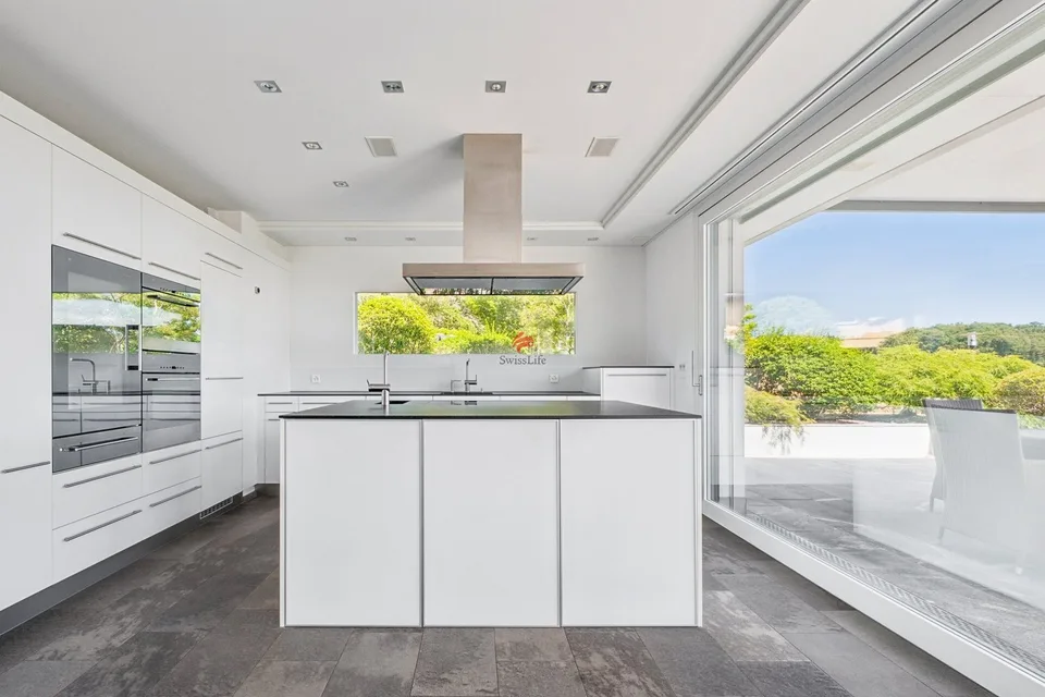 Terrace house with exclusive ambiance and wonderful views