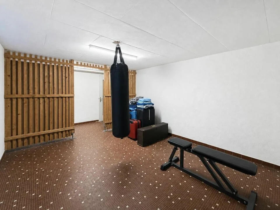 Appartement 5.5 pièces dans un endroit calme avec un jardin spacieux