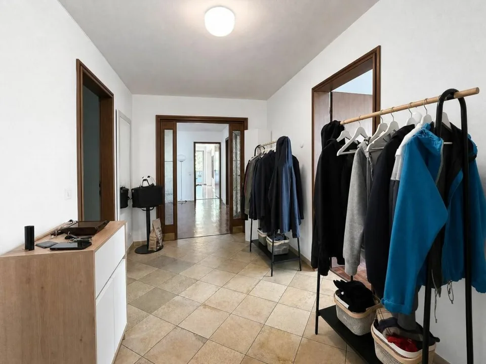 Appartement 5.5 pièces dans un endroit calme avec un jardin spacieux
