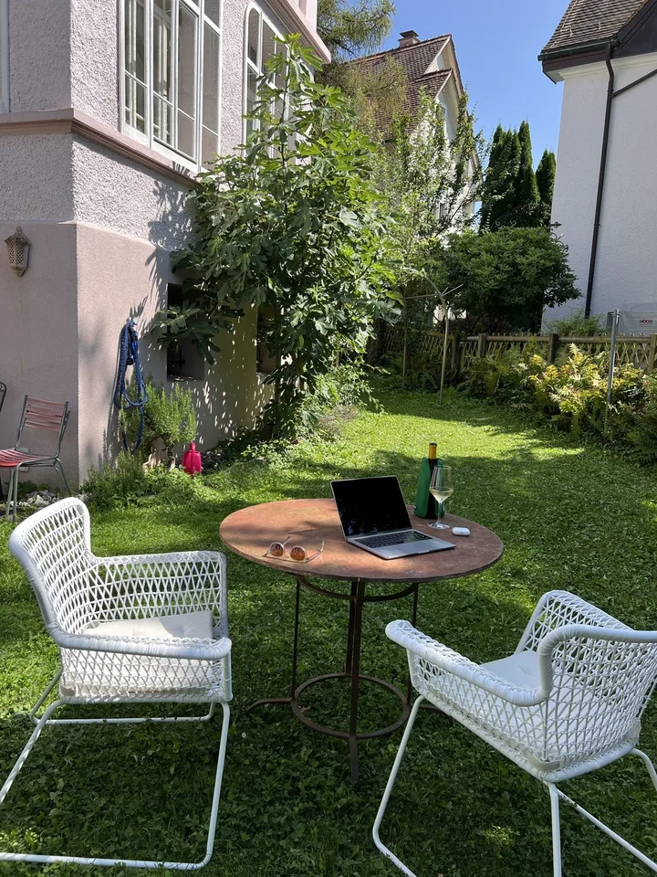 Beautiful old building apartment for sublet