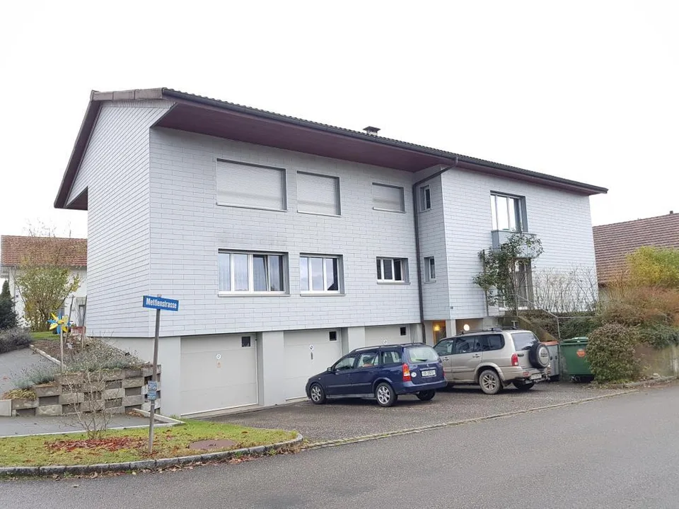 Grosse, helle Familienwohnung