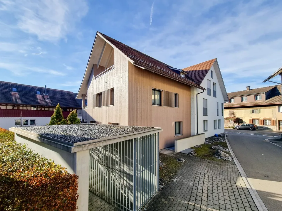 Attraktive 2.5-Zimmer Dachwohnung mit Loggia