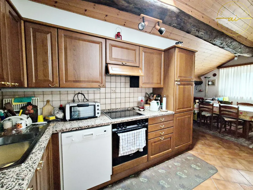 Historisches Mehrfamilienhaus mit 3 Wohnungen in Rivera