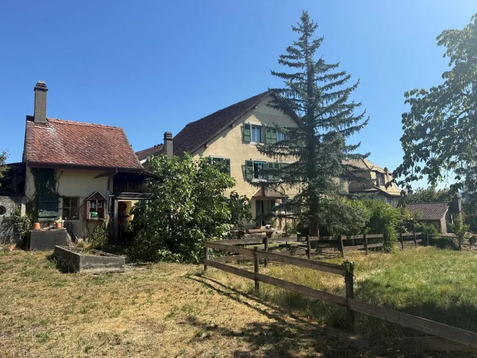 Proche de Lausanne, maison villageoise à transformer entièrement
