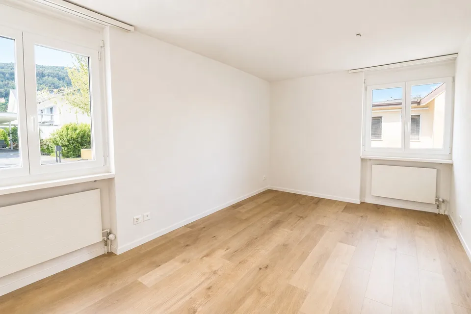 Ampio appartamento di 3,5 locali con area di giardino a Oberbuchsiten