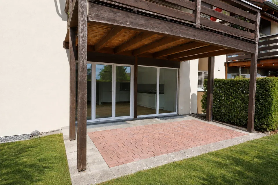 Ampio appartamento di 3,5 locali con area di giardino a Oberbuchsiten