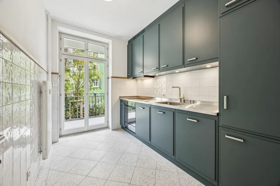 Exclusive garden apartment with a dreamy, stylish garden ambiance