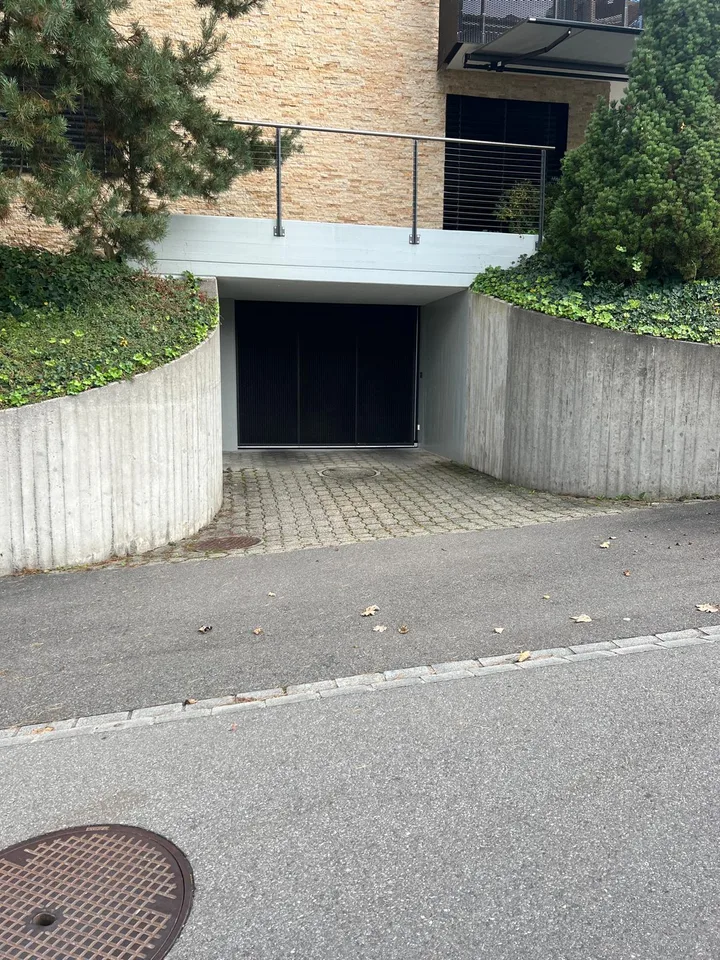 Doppelstellplatz mit Ladestation in Kilchberg zu vermieten