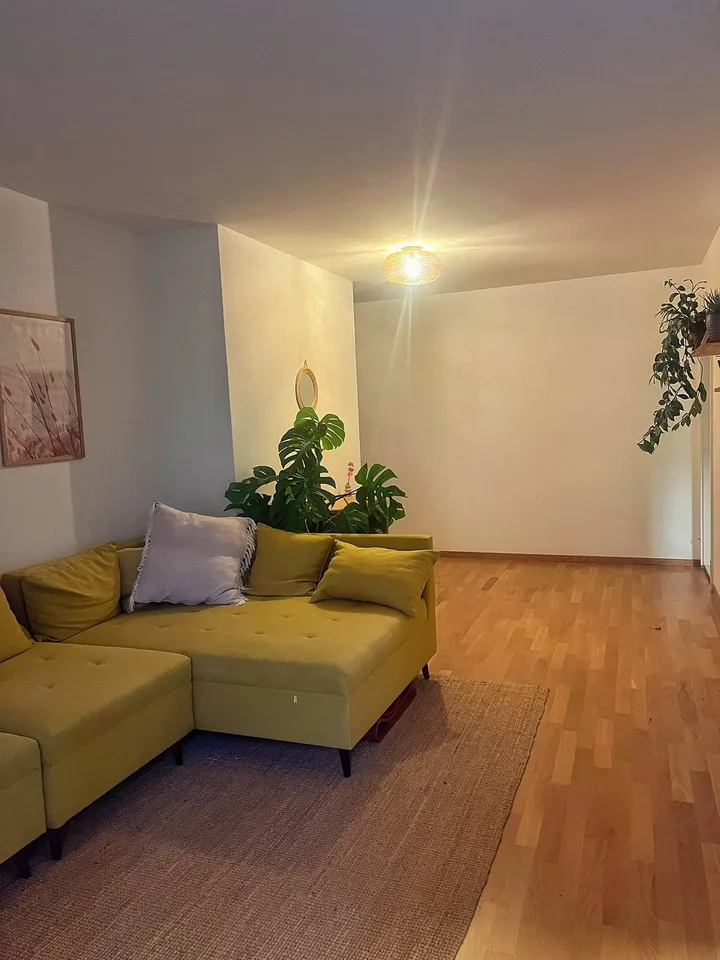 Möblierte 4.5-Zimmer-Wohnung im Erdgeschoss mit grossem Gartensitzplatz CHF 2'280. all inclusive | Spiegel bei Bern