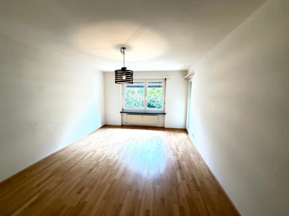 Appartement charmant de 3,5 pièces avec balcon à Reinach BL