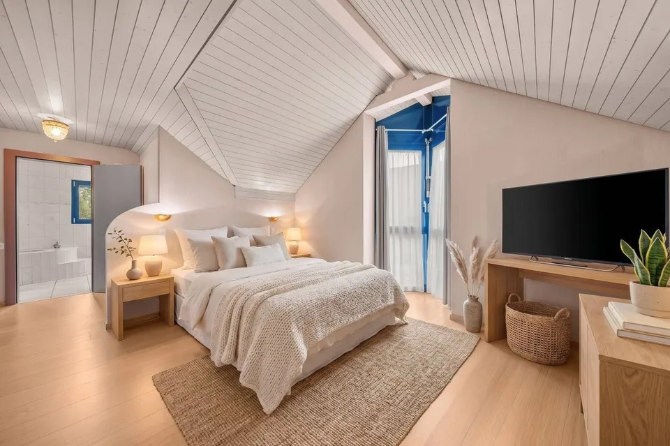 Einzelvilla mit 6 Zimmern, großem baumgesäumten Garten und Pool - in Payerne