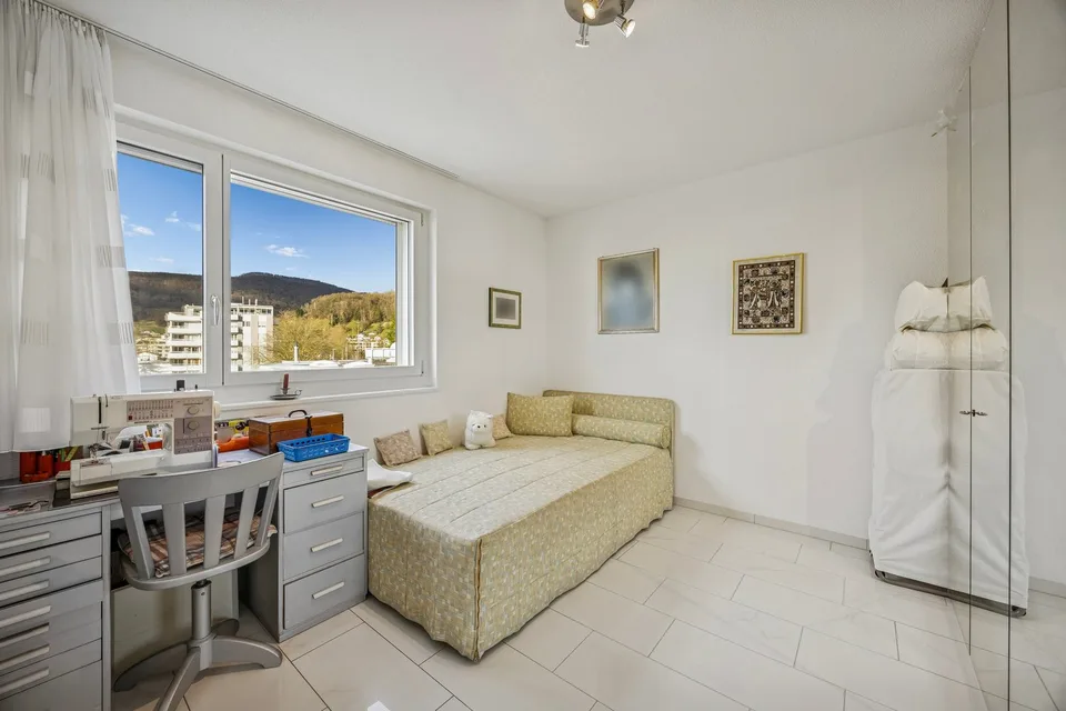 Appartement moderne 4.5 pièces avec balcon et garage à Wettingen