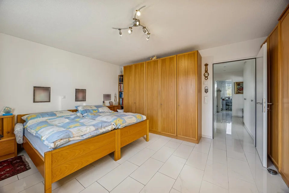 Appartement moderne 4.5 pièces avec balcon et garage à Wettingen