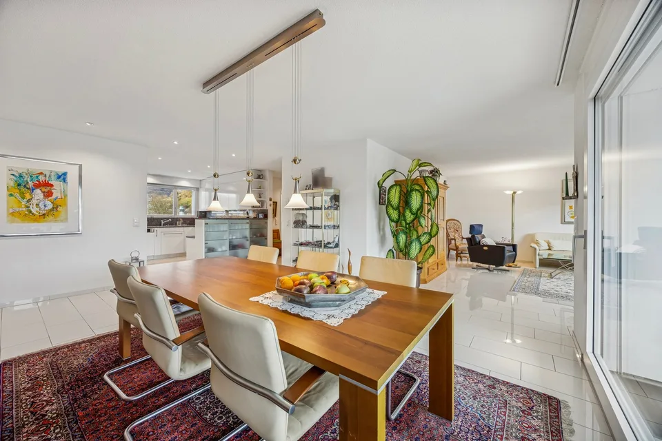 Appartement moderne 4.5 pièces avec balcon et garage à Wettingen