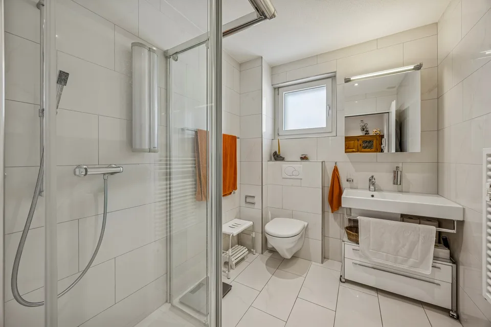 Appartement moderne 4.5 pièces avec balcon et garage à Wettingen