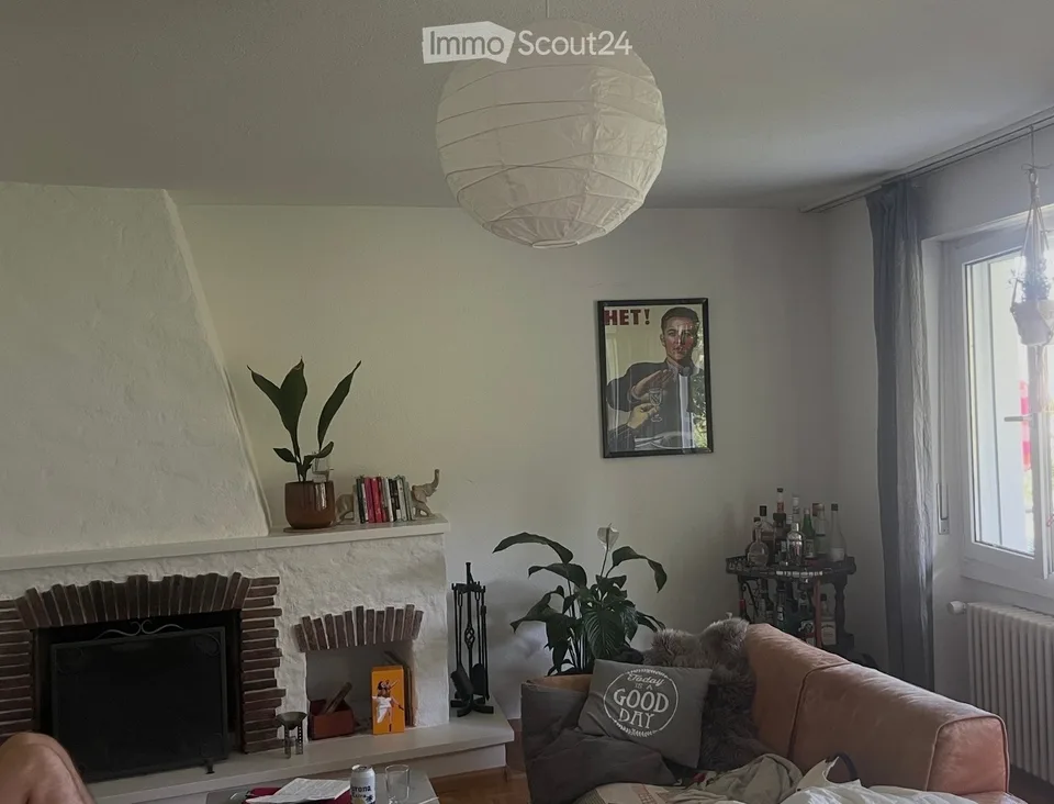 Charmante 3.5-Zimmer-Wohnung in Zollikerberg – mit Balkon und Kamin