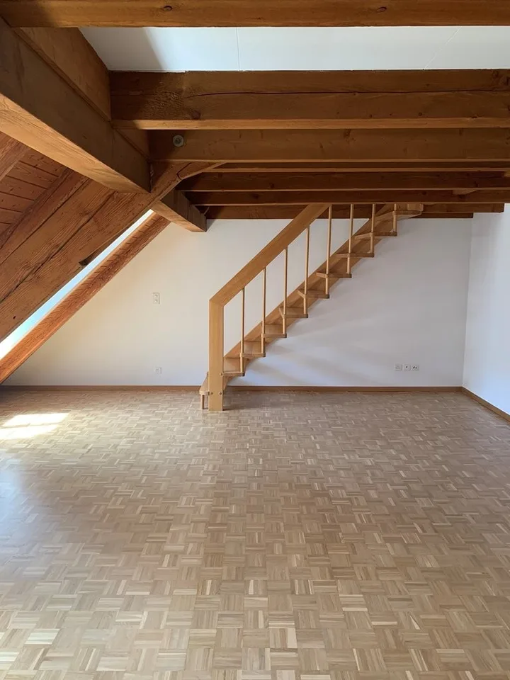 Ottimo appartamento mansardato con galleria in una zona tranquilla in affitto