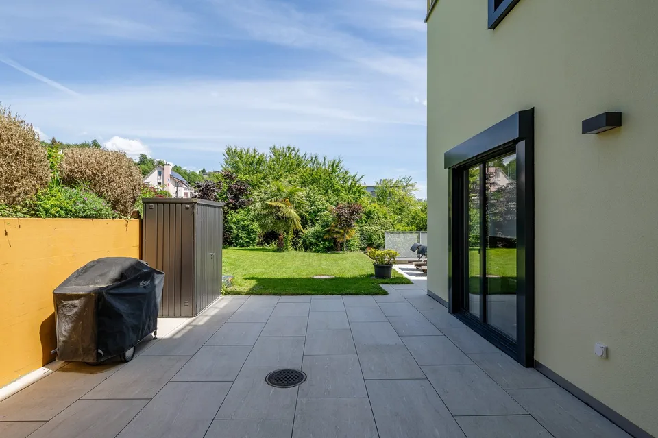 Hausfeeling mit Weit- und Seesicht