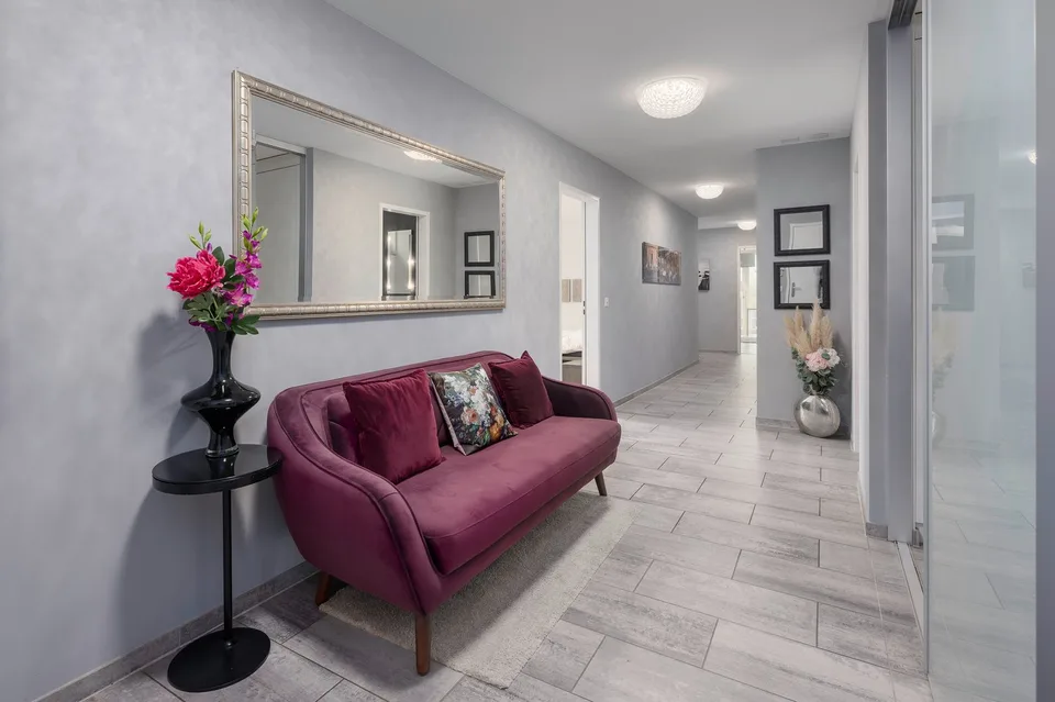 Hausfeeling mit Weit- und Seesicht