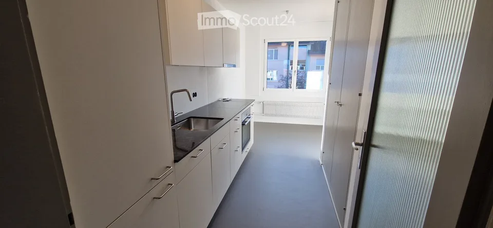 Renovated 3-room apartment with spacious balcony in Spiegel near Bern