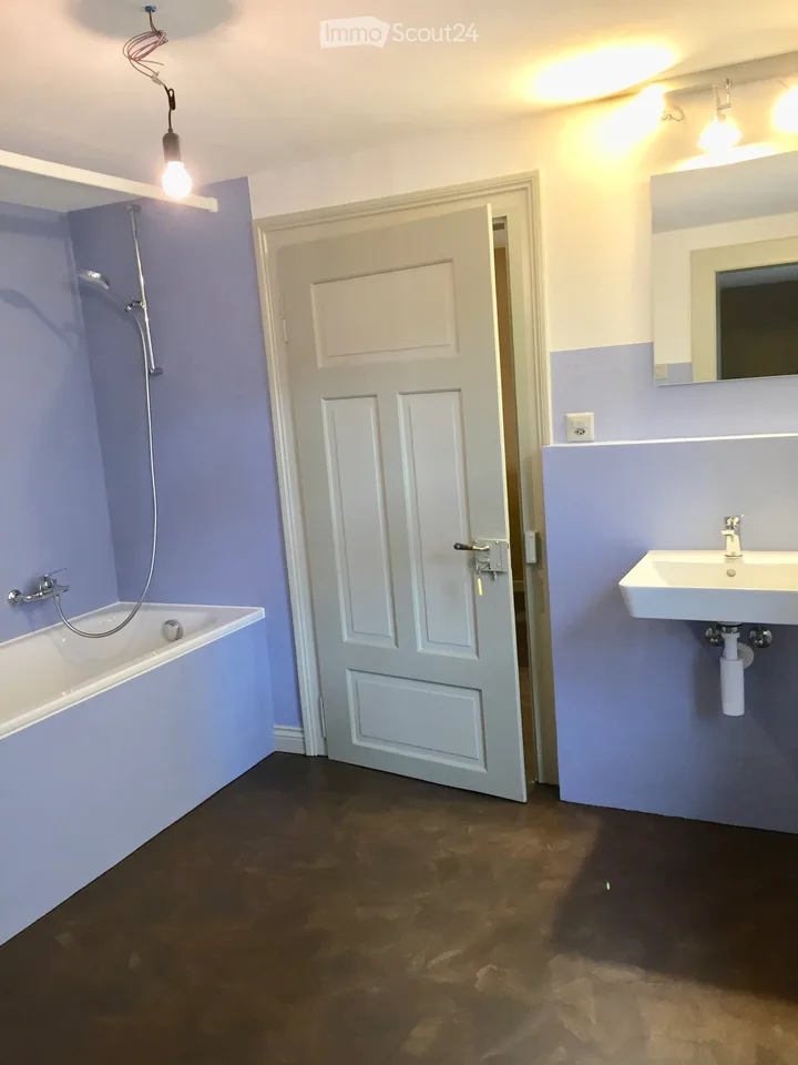 charmante Altbauwohnung 4 Zimmer im 1. Stock
