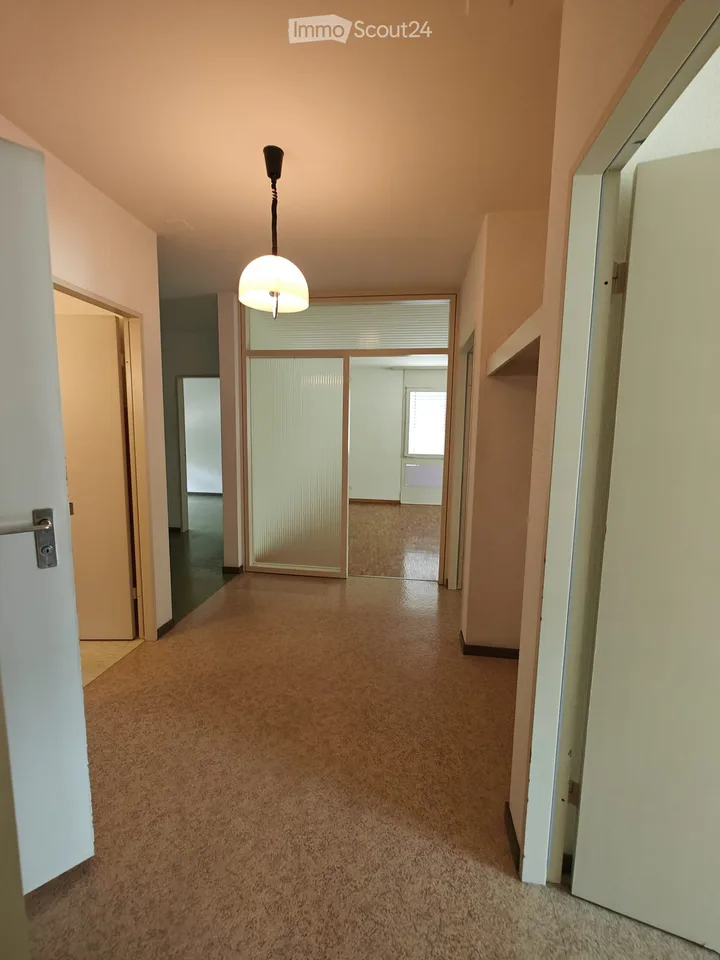 Incantevole appartamento di 4.5 locali in una zona tranquilla a Ettingen