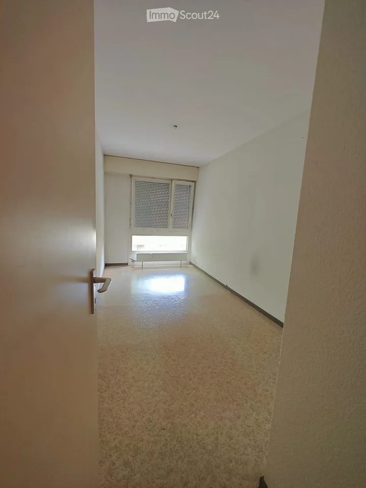 Incantevole appartamento di 4.5 locali in una zona tranquilla a Ettingen