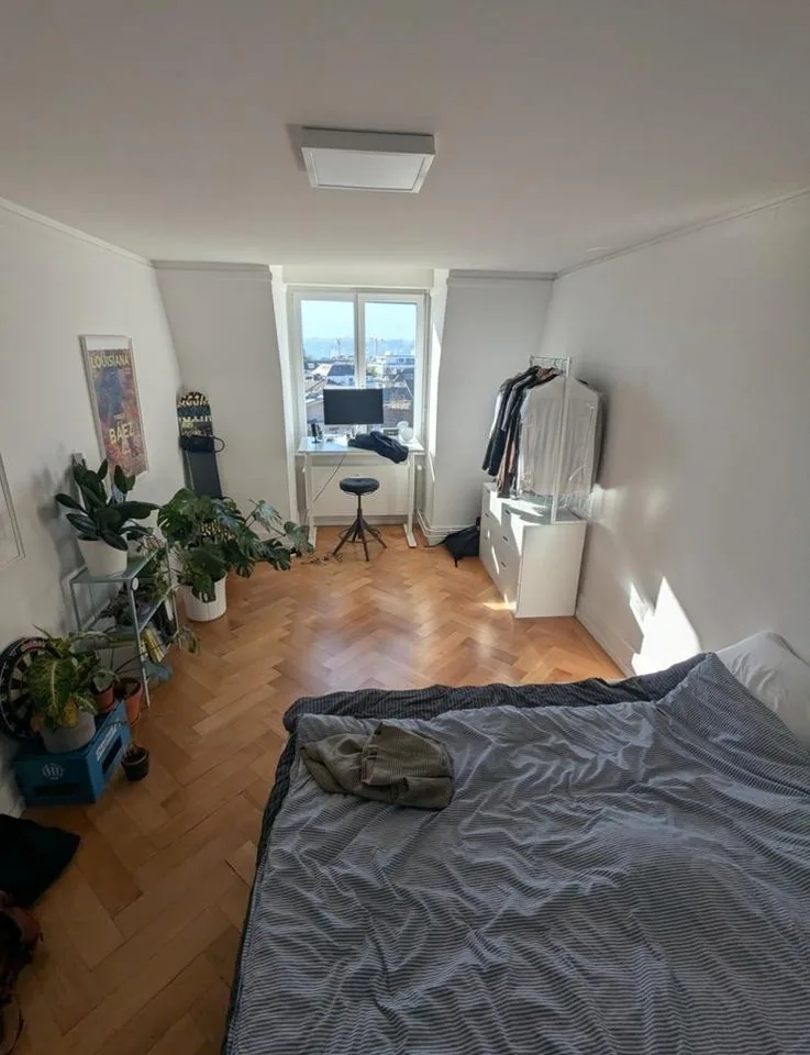 WG-Zimmer in bester Lage liegt direkt beim Kreuzplatz