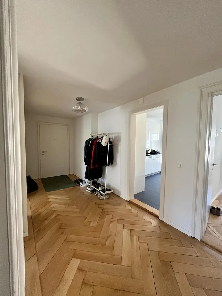 Sonniges Zimmer im Herzen von Zürich / Sunny Room in Central Zurich