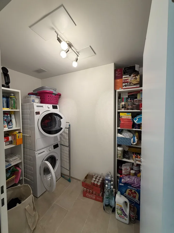 Wunderschön 3 1/2 Zimmer Wohnung mit 50m2 Balkon, sowie Garten