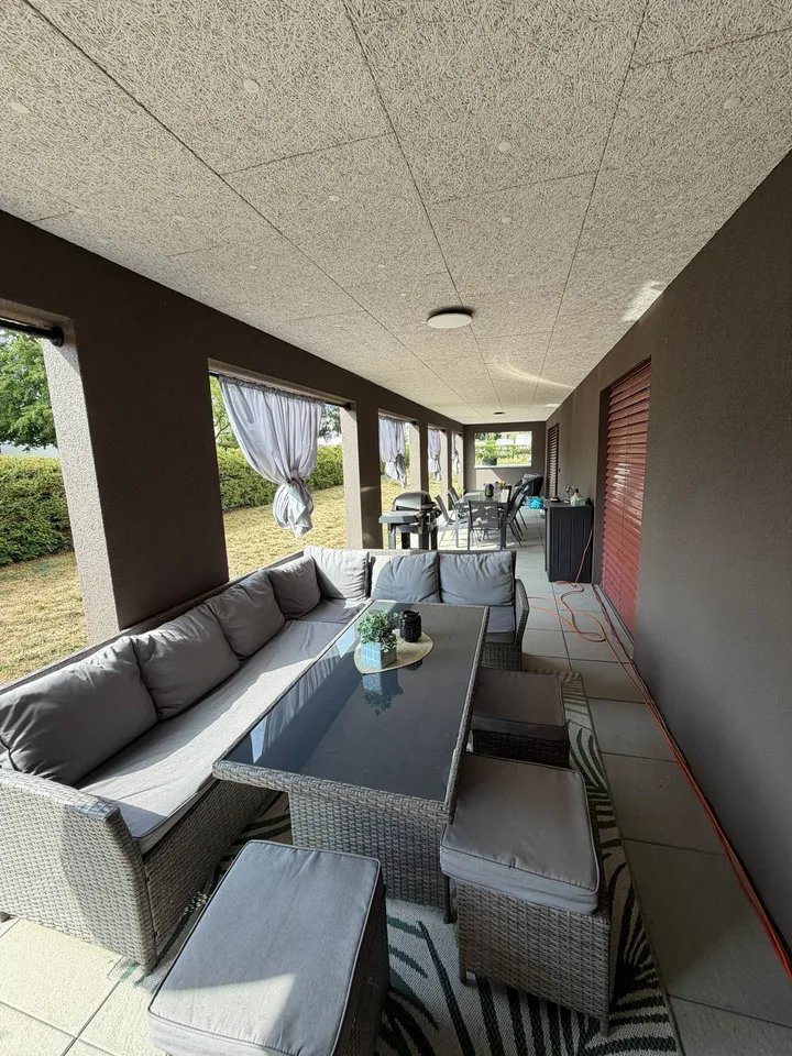 Wunderschön 3 1/2 Zimmer Wohnung mit 50m2 Balkon, sowie Garten