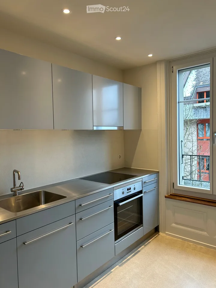 Charming 2-room apartment with balcony on Blockweg 7 in 3007 Bern