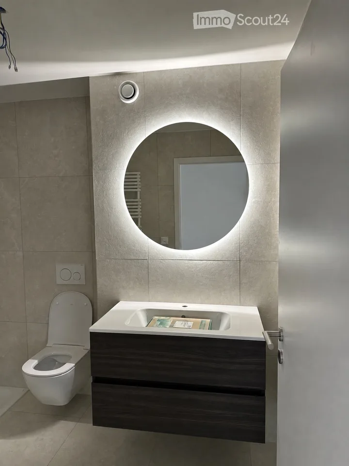 Renoviertes 3,5-Zimmer-Apartment in Matran, sofort verfügbar
