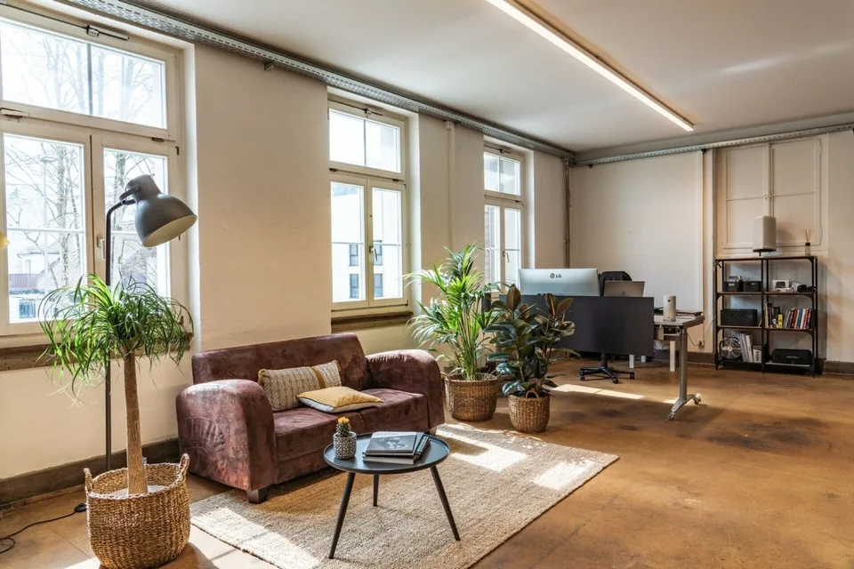 Commercial space 163 m² with goods lift