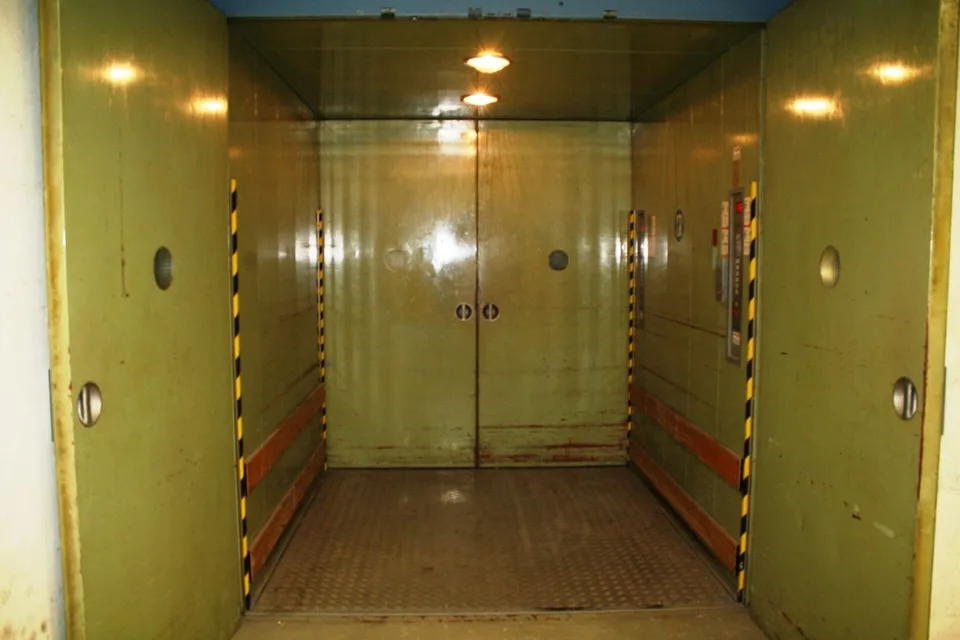 Workshop or storage space wanted? 210 m² with optimal infrastructure