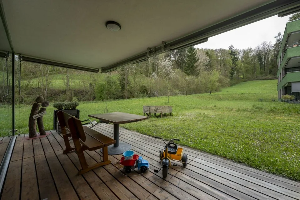Moderne Eigentumswohnung mit eigenem Garten: 120 m² pures Grün