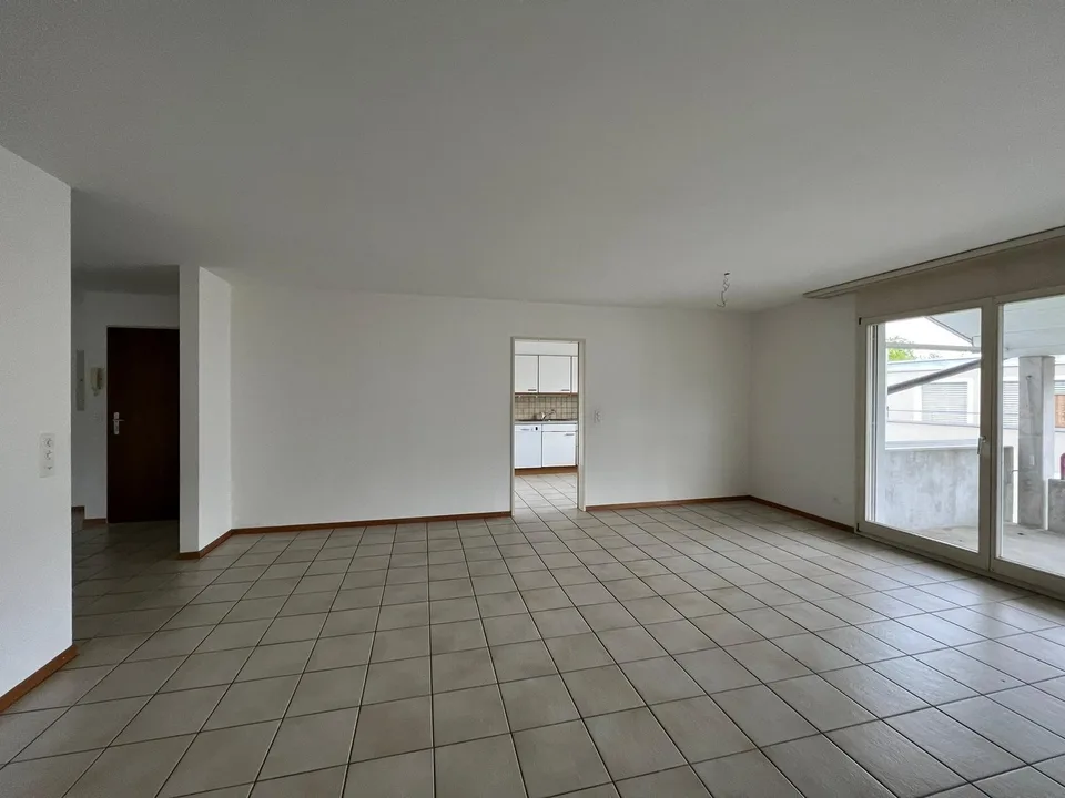 Beautiful, spacious 3.5-room apartment with new kitchen