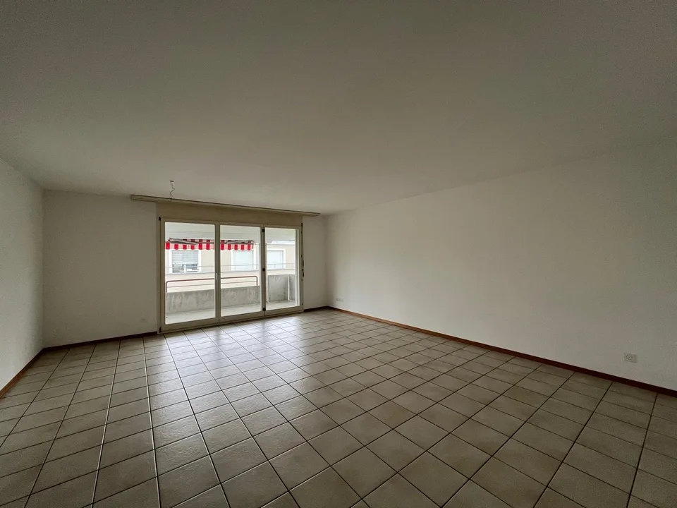 Beautiful, spacious 3.5-room apartment with new kitchen