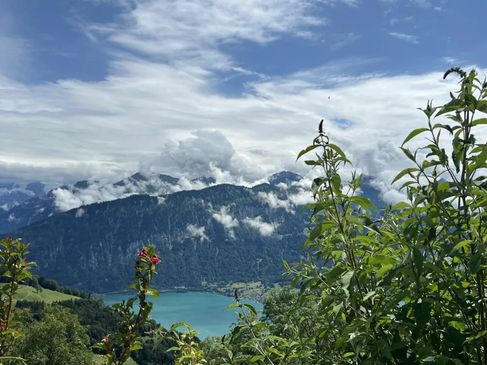 Appartement 4.5 pièces 1er étage avec vue sur le lac au centre de Beatenberg