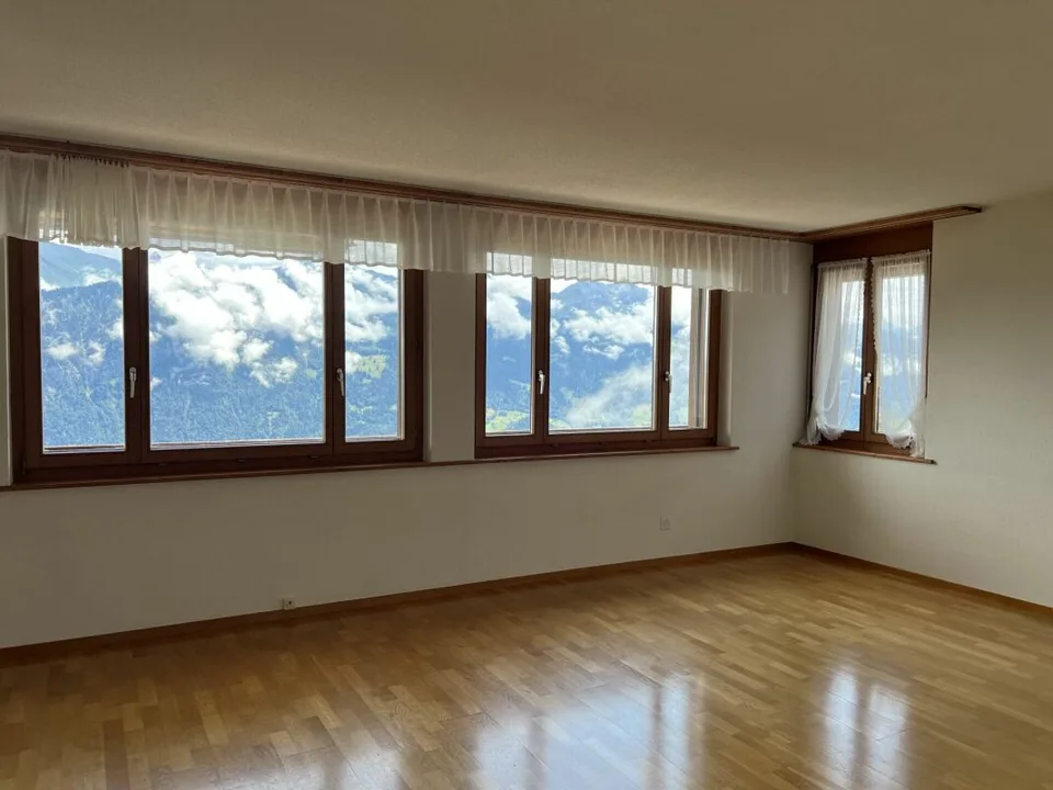 Appartement 4.5 pièces 1er étage avec vue sur le lac au centre de Beatenberg